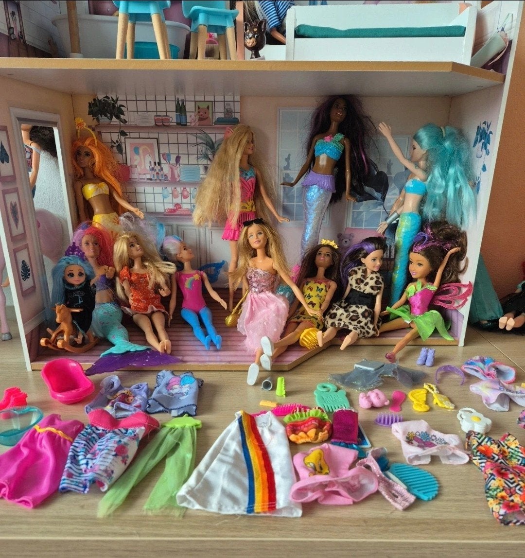 Grote collectie Barbiepoppen en accessoires, Ophalen of Verzenden, Gebruikt, Barbie