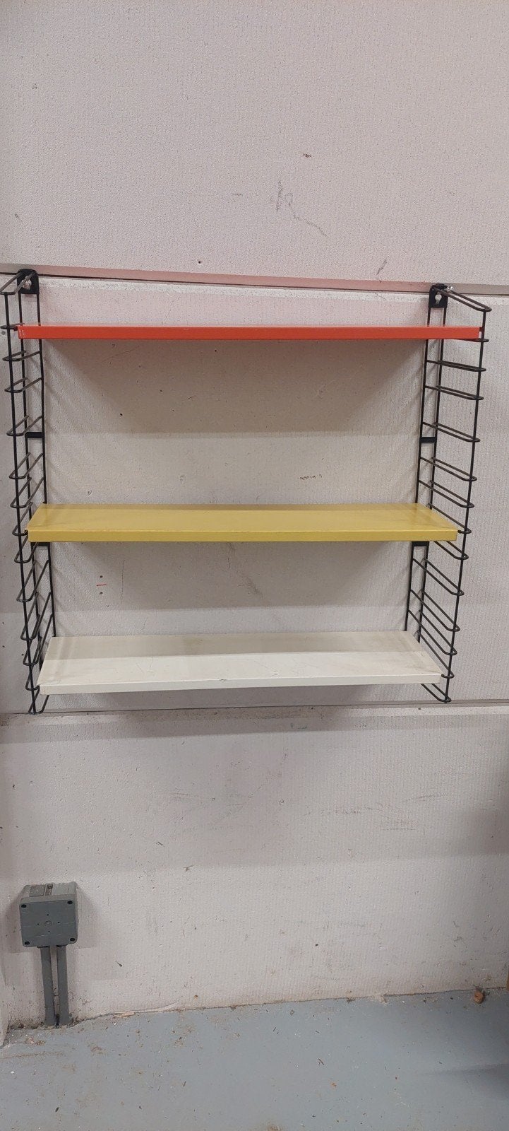 Twee vintage TOMADO rekjes, Ophalen, Gebruikt