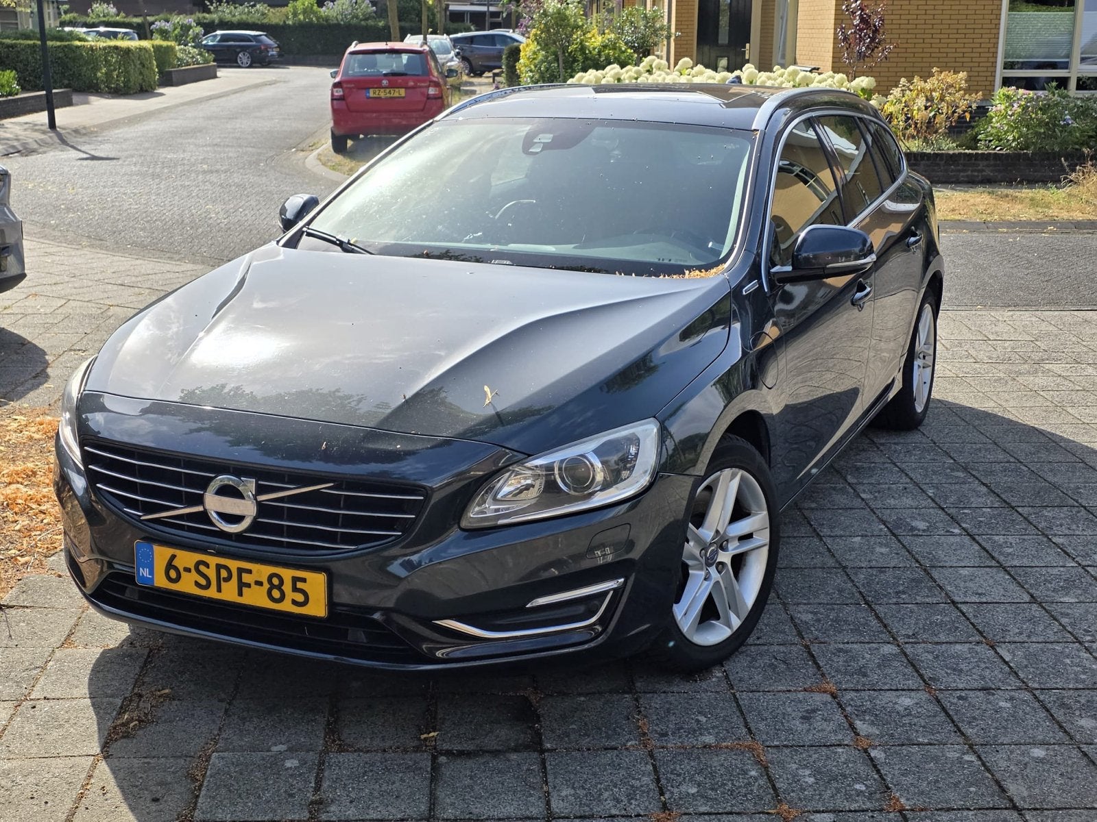 Volvo V60 D6 215pk Plug-in Hybrid 2013 Grijs, Auto's, 1849 kg, 1800 kg, Particulier, Te koop