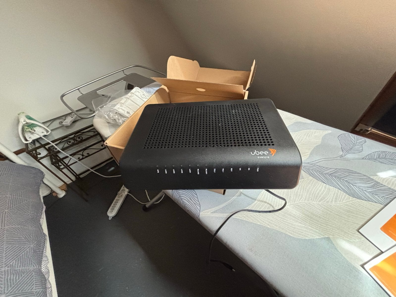 Ubee EVW321B Wifi Modem Router Ziggo, Ophalen, Gebruikt