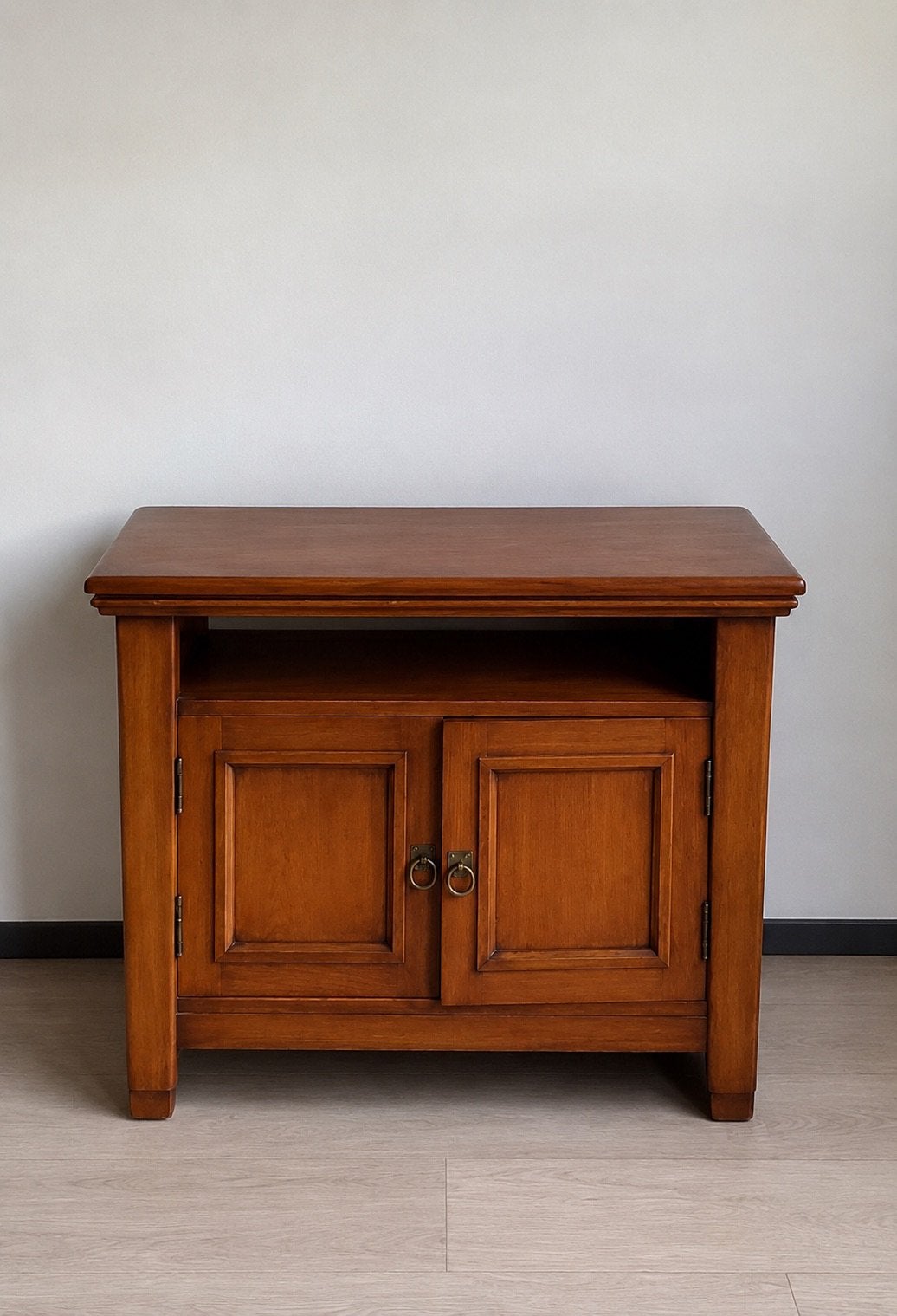 Mooie kersenhouten tv kast met open vak en 2 deurtjes, Huis en Inrichting, Ophalen, Gebruikt, 50 tot 100 cm, Minder dan 100 cm