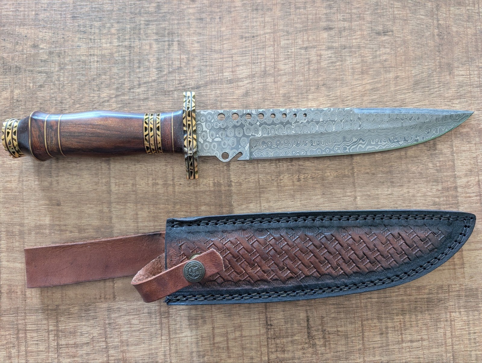 Handgemaakt Damascus mes met lederen schede, Verzamelen, Ophalen of Verzenden, Zo goed als nieuw
