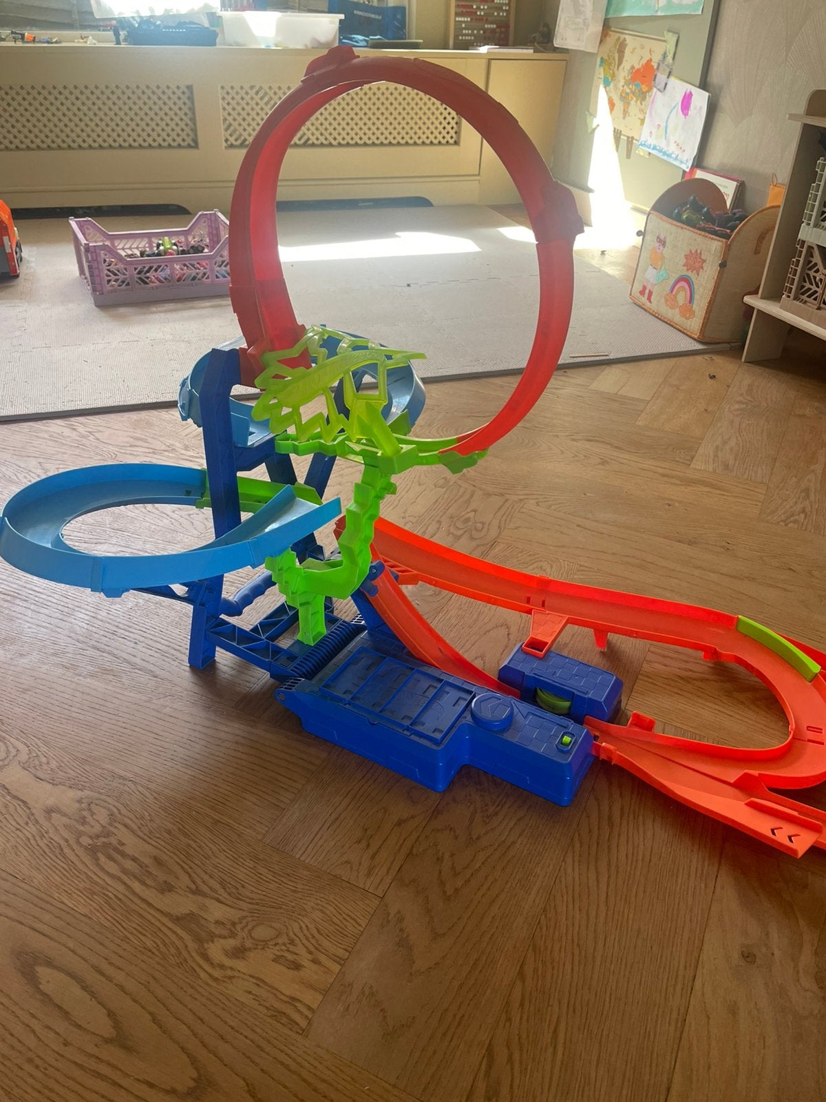 Hotwheels stunt baan electrisch, Ophalen, Zo goed als nieuw, Handmatig, Hot Wheels