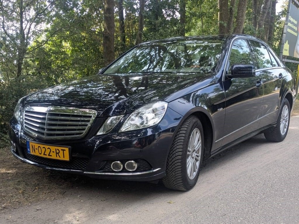 Mercedes-Benz E-Klasse 3.5 E350 CGI Sedan AUT 2009 Blauw, Auto's, Mercedes-Benz, Automaat, Achterwielaandrijving, Beige, 2000 kg