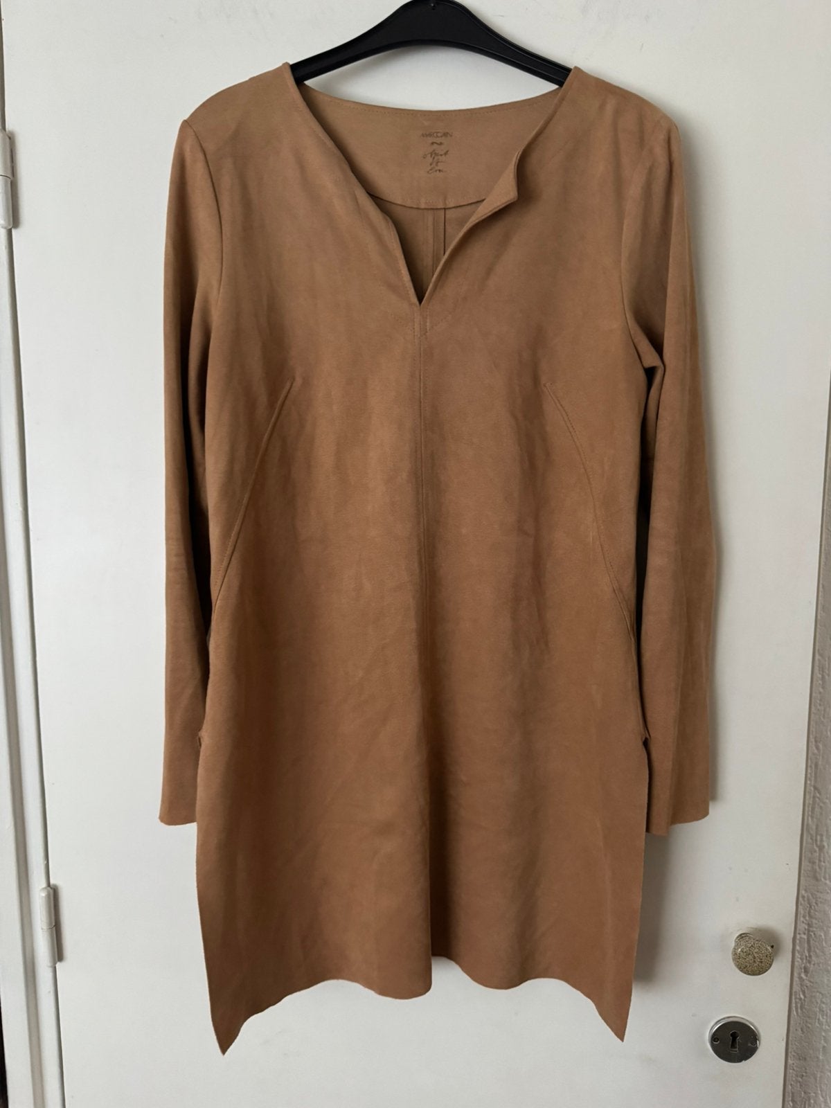 Marc Cain top/tuniek suede-look maat N4, Ophalen of Verzenden, Zo goed als nieuw, Maat 38/40 (M), Beige