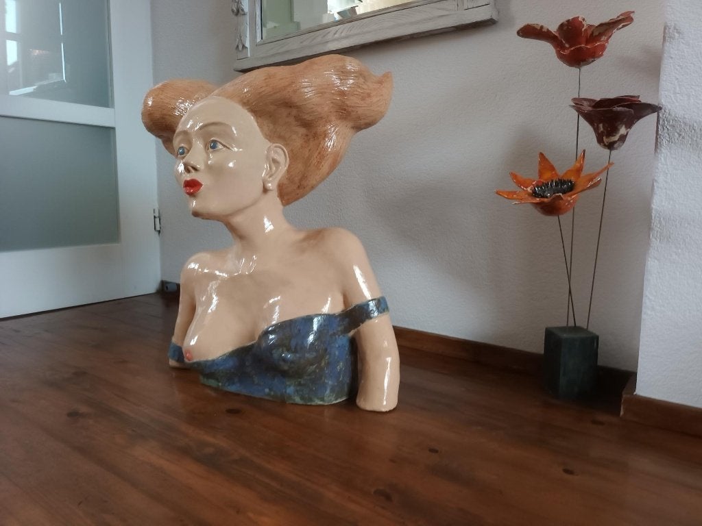 keramische sculpture vrouwbuste, Antiek en Kunst, Kunst | Beelden en Houtsnijwerken, Ophalen, Handgemaakt, 50 - 100 cm, Steen of Keramiek