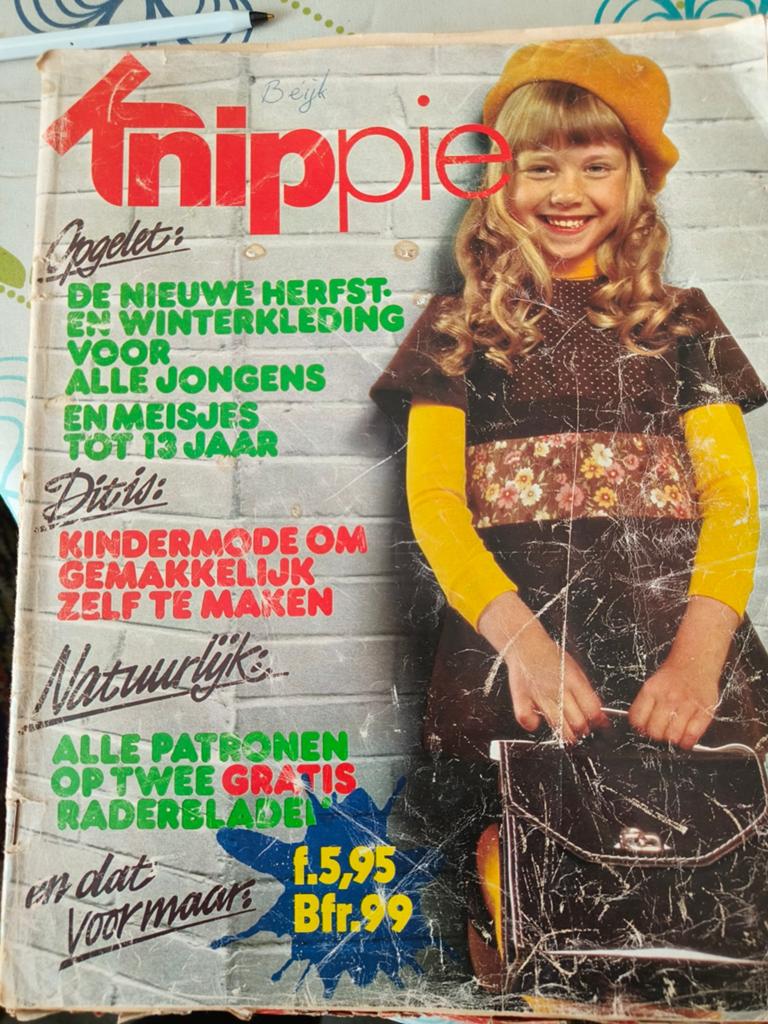 Knippies, oude tijdschriften met kinderkleding patronen, Ophalen of Verzenden, 1980 tot heden, Tijdschrift