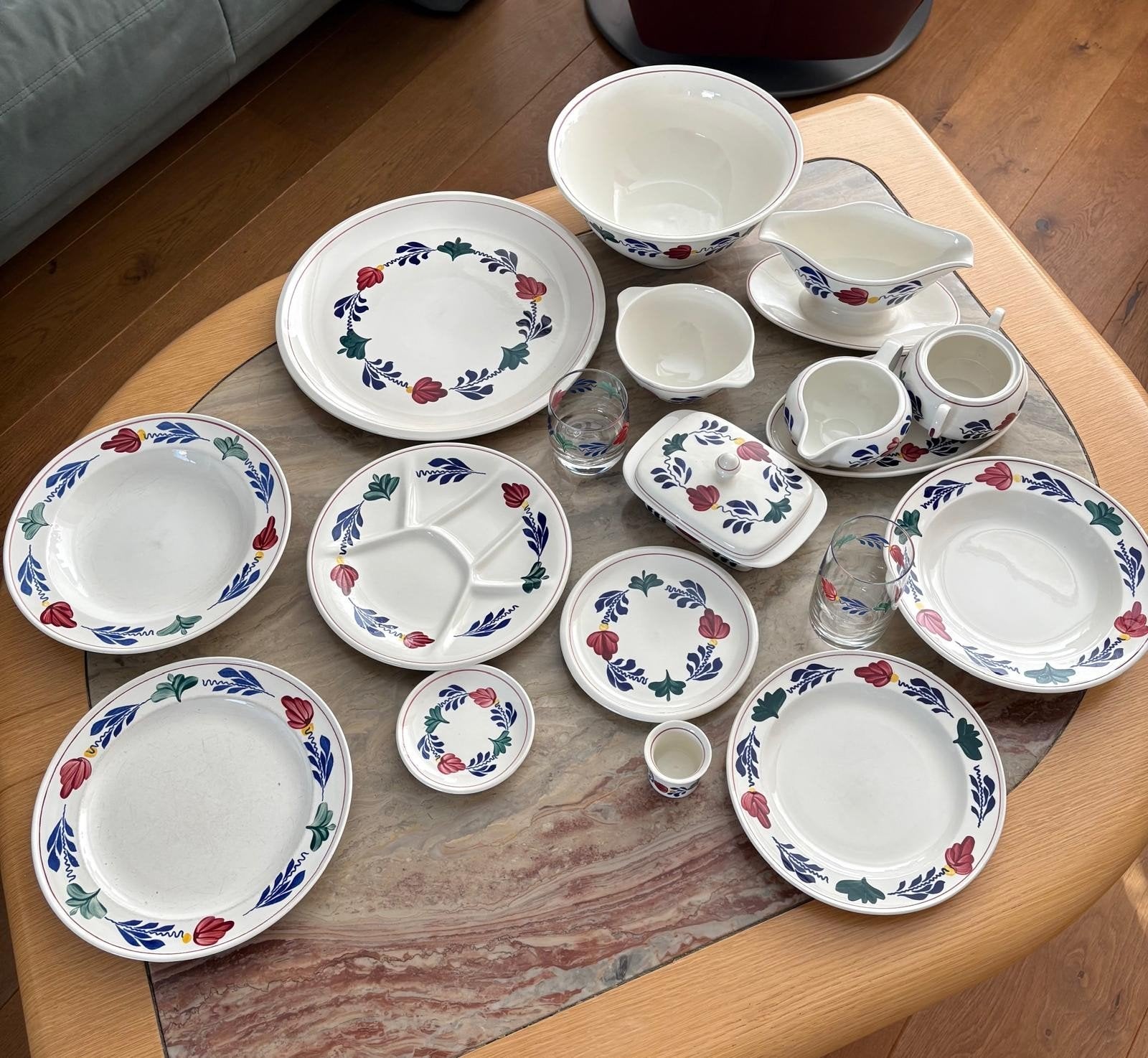 Uitgebreid Boerenbont servies van Boch, Ophalen