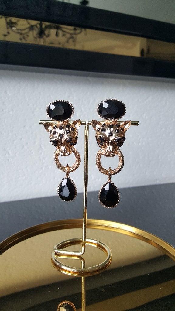 Nieuwe oorbellen - Panter - Zwart met goudkleur - hanger, Overige materialen, Hangers, Nieuw, Ophalen of Verzenden