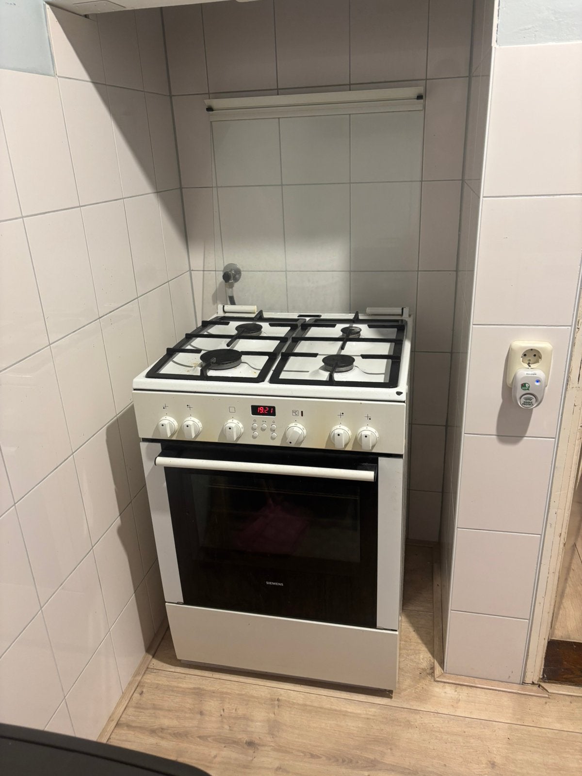 Gasfornuis met oven, Ophalen, 4 kookzones, Zo goed als nieuw, Gas
