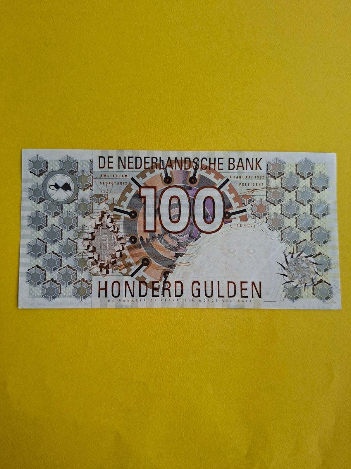 100 gulden Steenuil uit 1992 in AUNC
Serie nummer 1202098805, Ophalen of Verzenden, 100 gulden, Los biljet