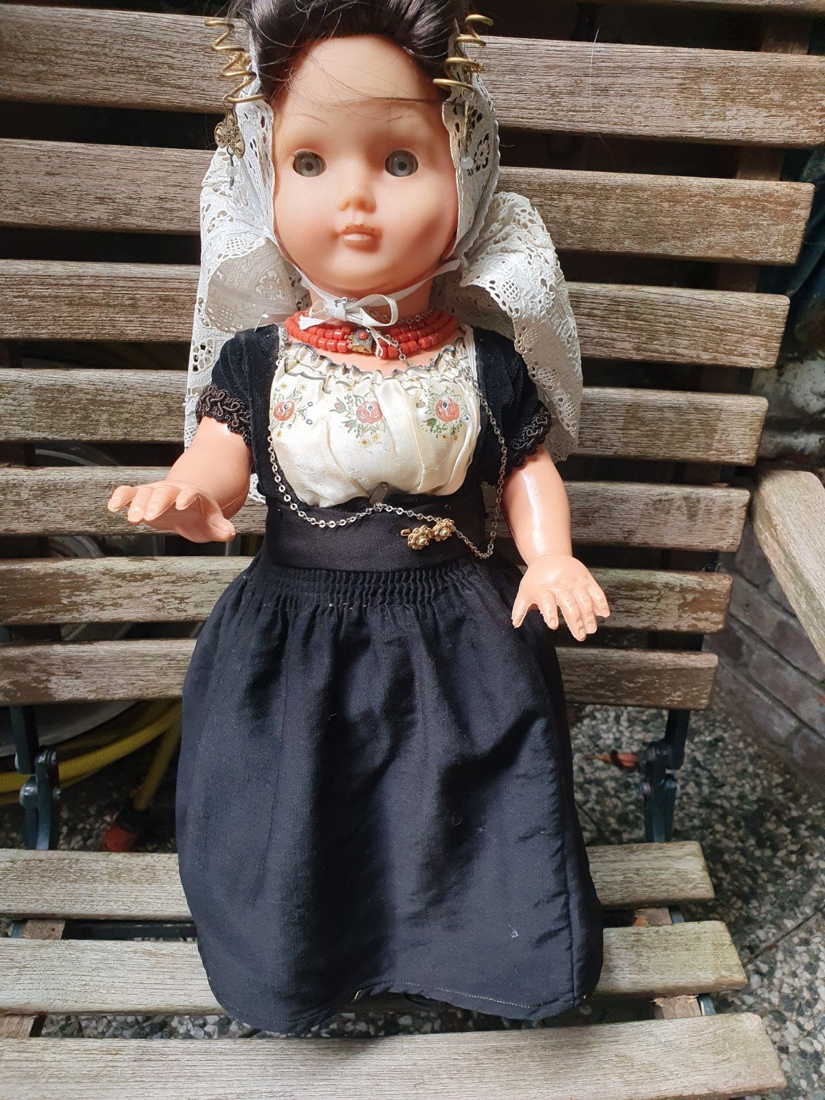Vintage pop in zeeuwse klederdracht, ca. 60 cm, Verzamelen, Poppen, Ophalen of Verzenden, Zo goed als nieuw, Pop