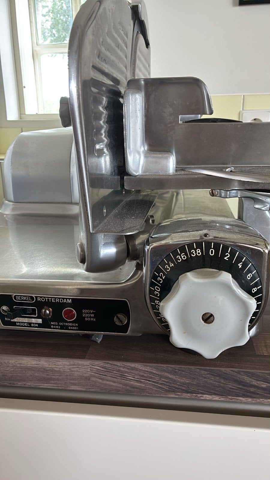 Berkel 834 Snijmachine - Klassieke Vleessnijder, Ophalen