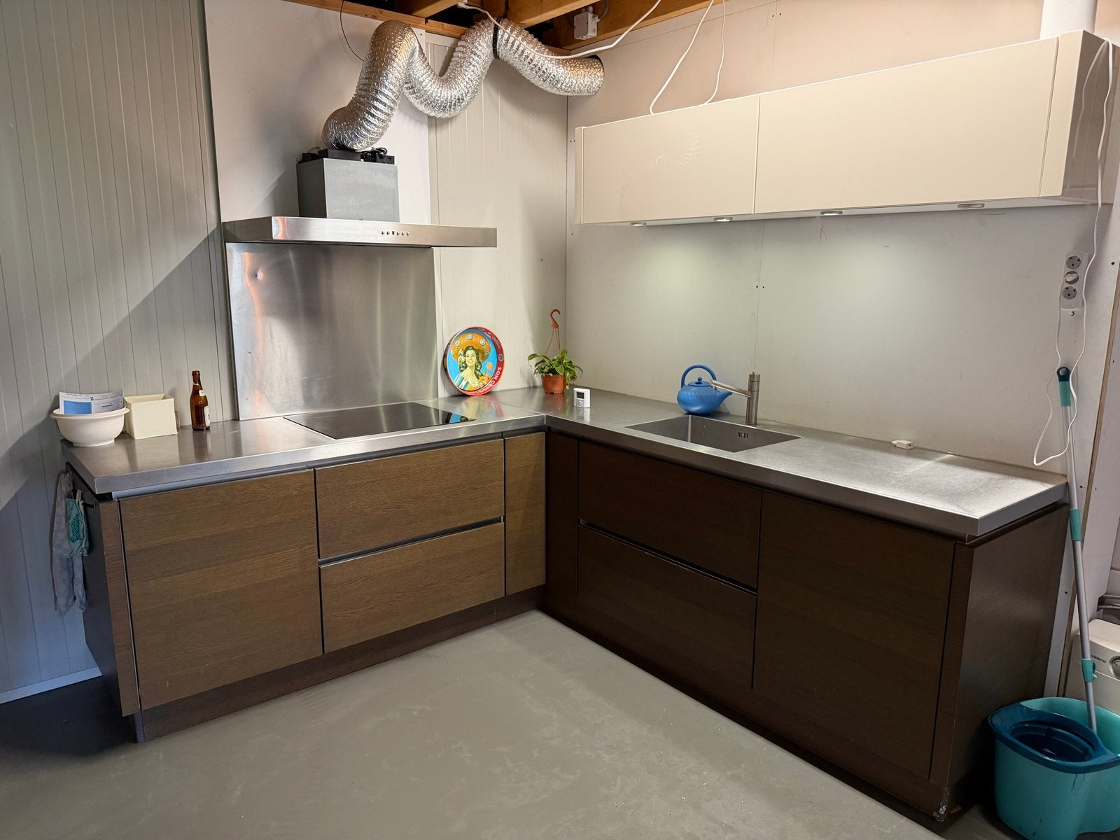 Gebruikte keuken met rvs-blad en apparatuur, Ophalen, Gebruikt, Overige kleuren, Overige typen