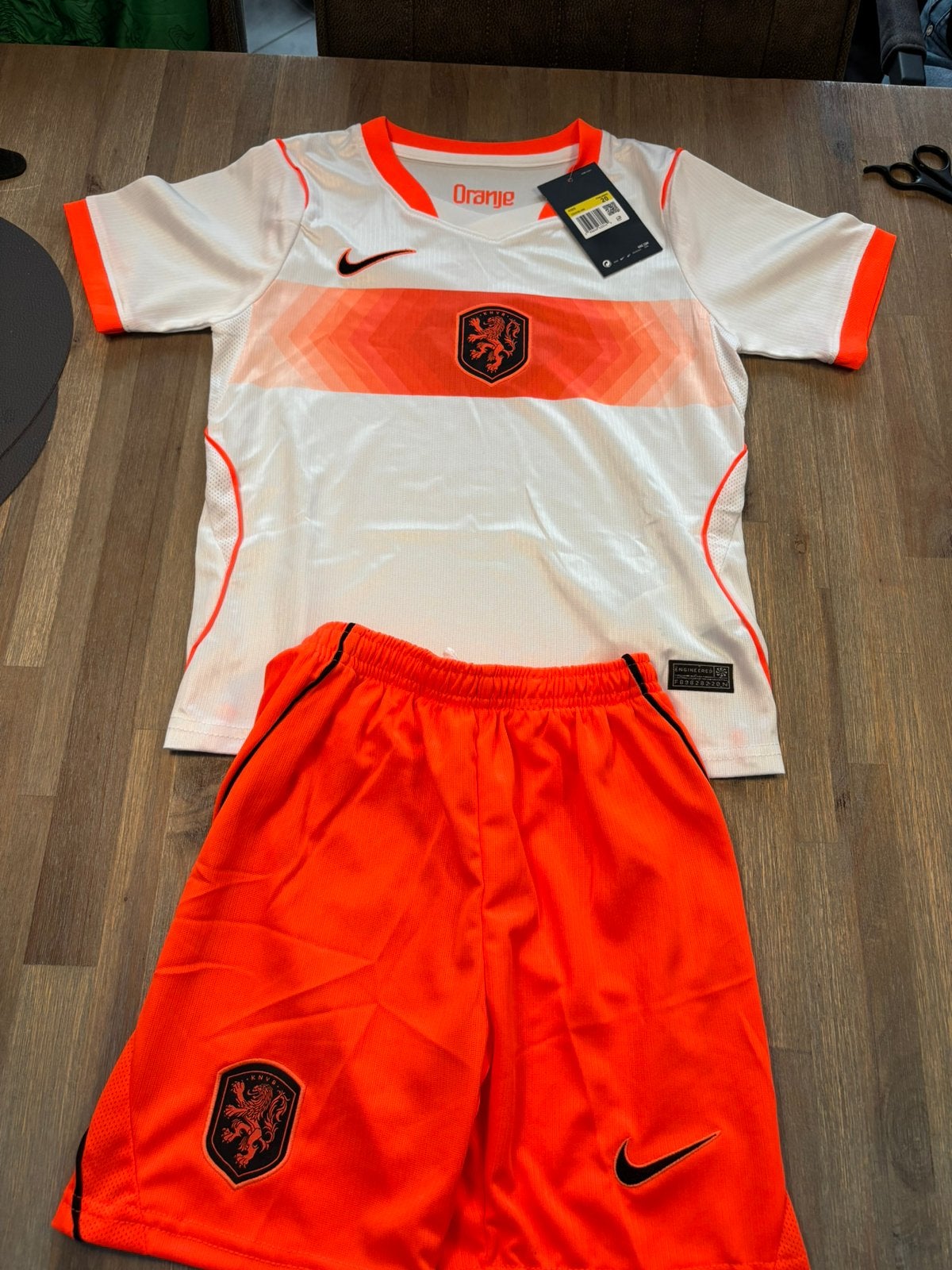 Nederlands elftal 2026 Uit tenue kids 122/128 NIEUW!!, Ophalen of Verzenden, Nieuw, Jongen of Meisje, Sport- of Zwemkleding