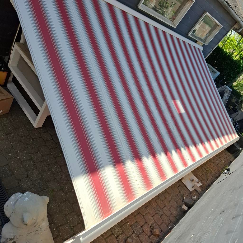 Elektrisch zonnescherm 5m breed, 2,5m uitval, goed werkend, Ophalen, Gebruikt, Elektrisch, 150 tot 300 cm