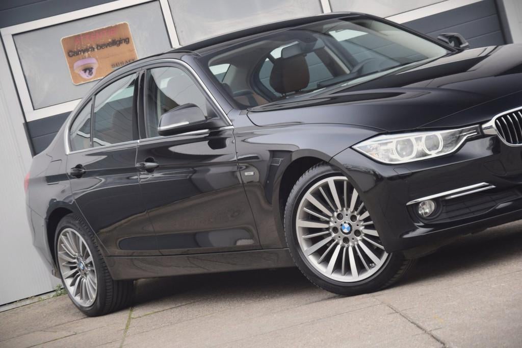 BMW 3-serie 316i Luxury High Executive LEDEREN BEKLEDING/BI-, Auto's, BMW, 1360 kg, Gebruikt, Euro 6, 4 cilinders