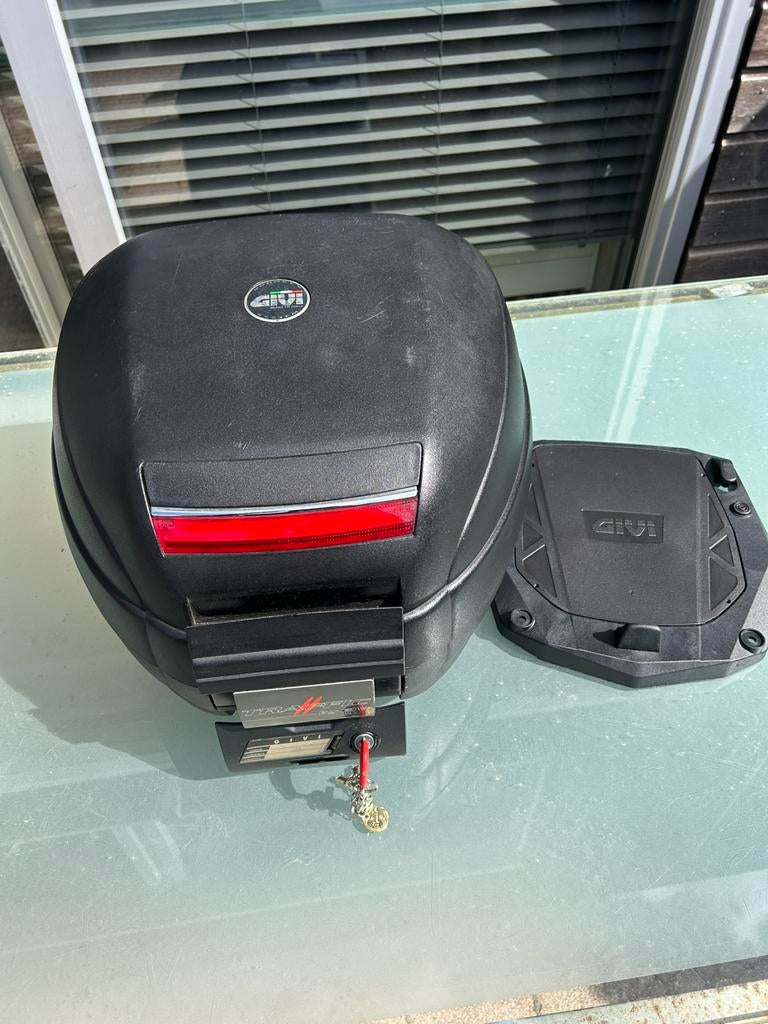 Scooter bak/ koffer voor achterop, Motoren, Ophalen of Verzenden, Zo goed als nieuw