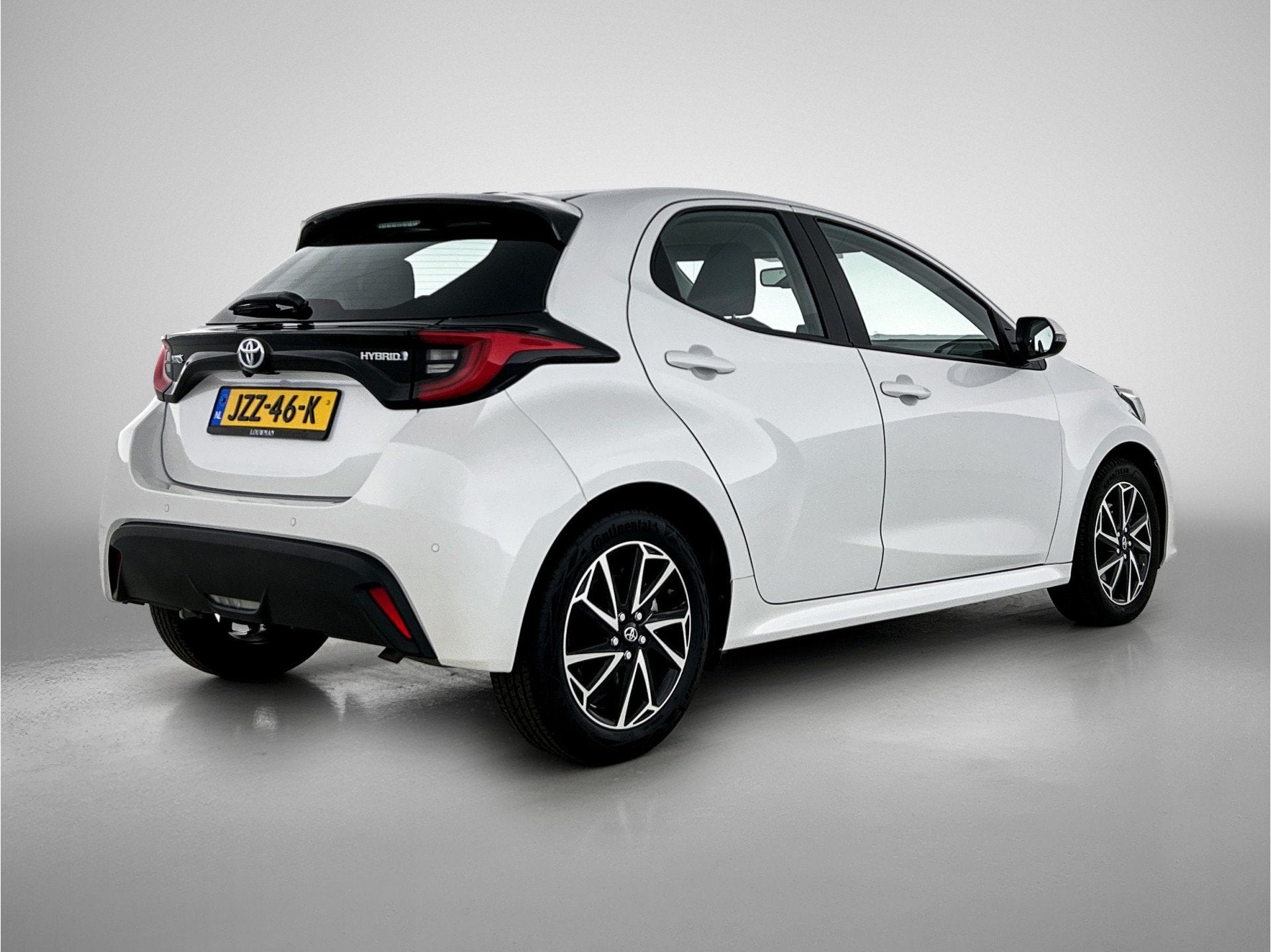 Toyota Yaris 1.5 Hybrid 115 Dynamic | Parkeersensoren |, Auto's, Toyota, Gebruikt, Wit, 1490 cc, Bedrijf