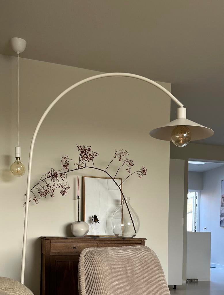 Zo goed als nieuwe Karwei vloerlamp Philou beige, Huis en Inrichting, Lampen | Vloerlampen, Ophalen, Zo goed als nieuw, Metaal