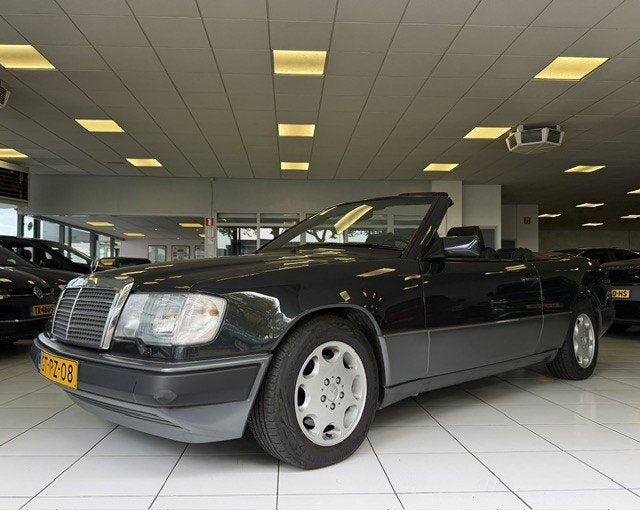 Mercedes-Benz 200-500 (W124) Cabrio 300 CE-24/In Nieuwstaat, Auto's, Achterwielaandrijving, Gebruikt, Zwart, Cabriolet
