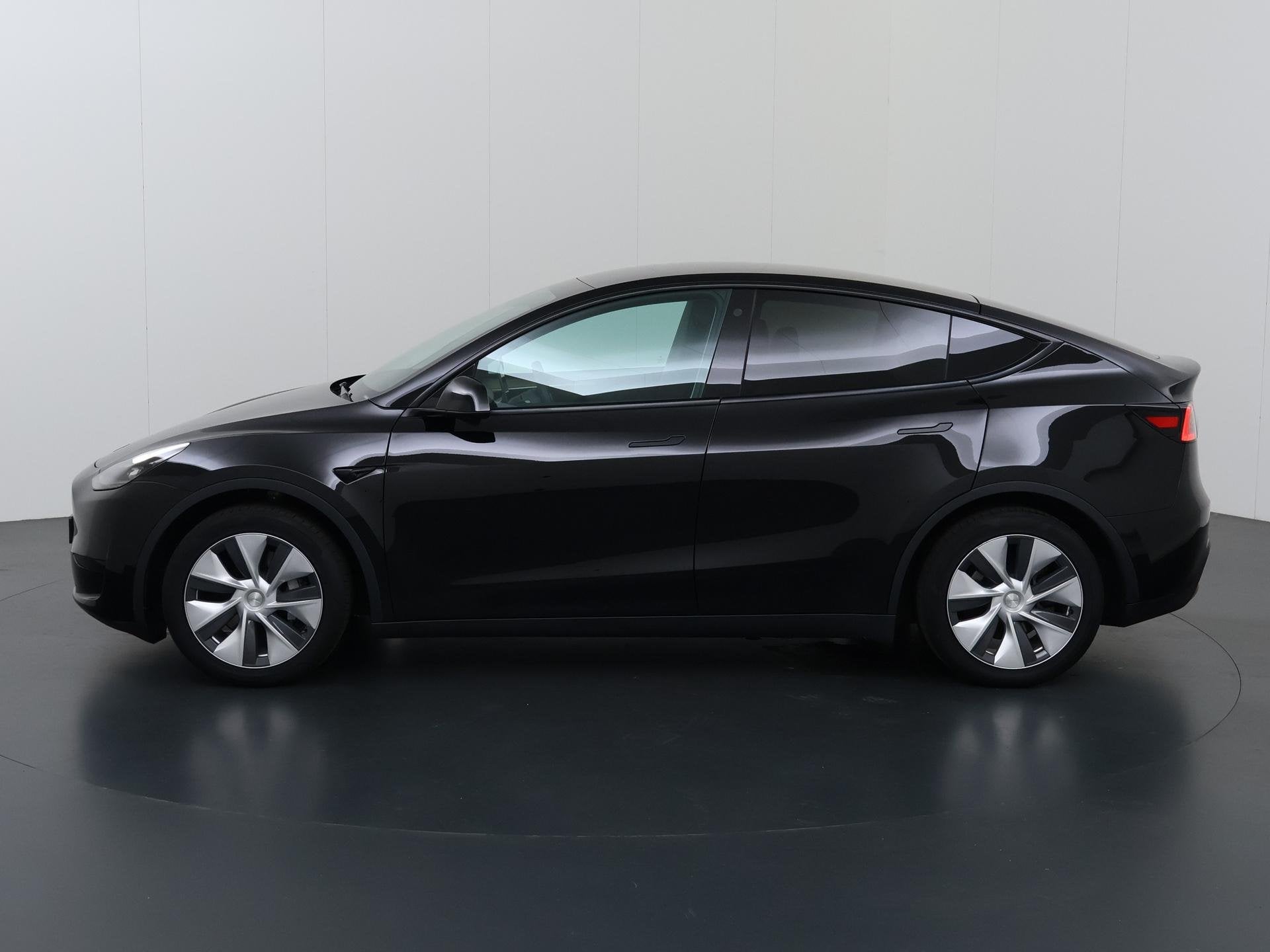 Foto 5 van Tesla Model Y RWD 58 kWh | Panoramadak | 360° Camera | Stoe