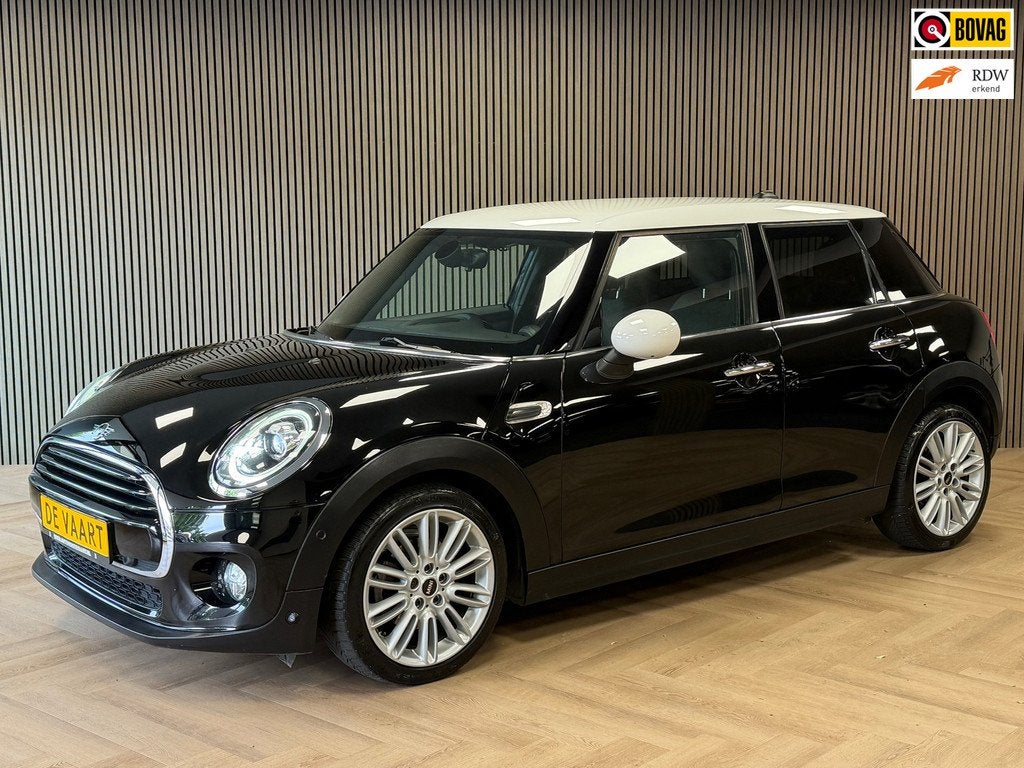 Mini 5-Deurs 1.5 Cooper AUT. NAVIGATIE PDC STOELVERWARMING A, Auto's, Mini, 136 pk, Gebruikt, 1295 kg, Met garantie (alle)