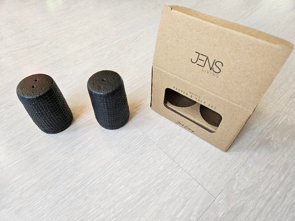 Jens Living Waffle peper & zout set, Ophalen of Verzenden, Zwart, Steen/keramiek, Overige merken
