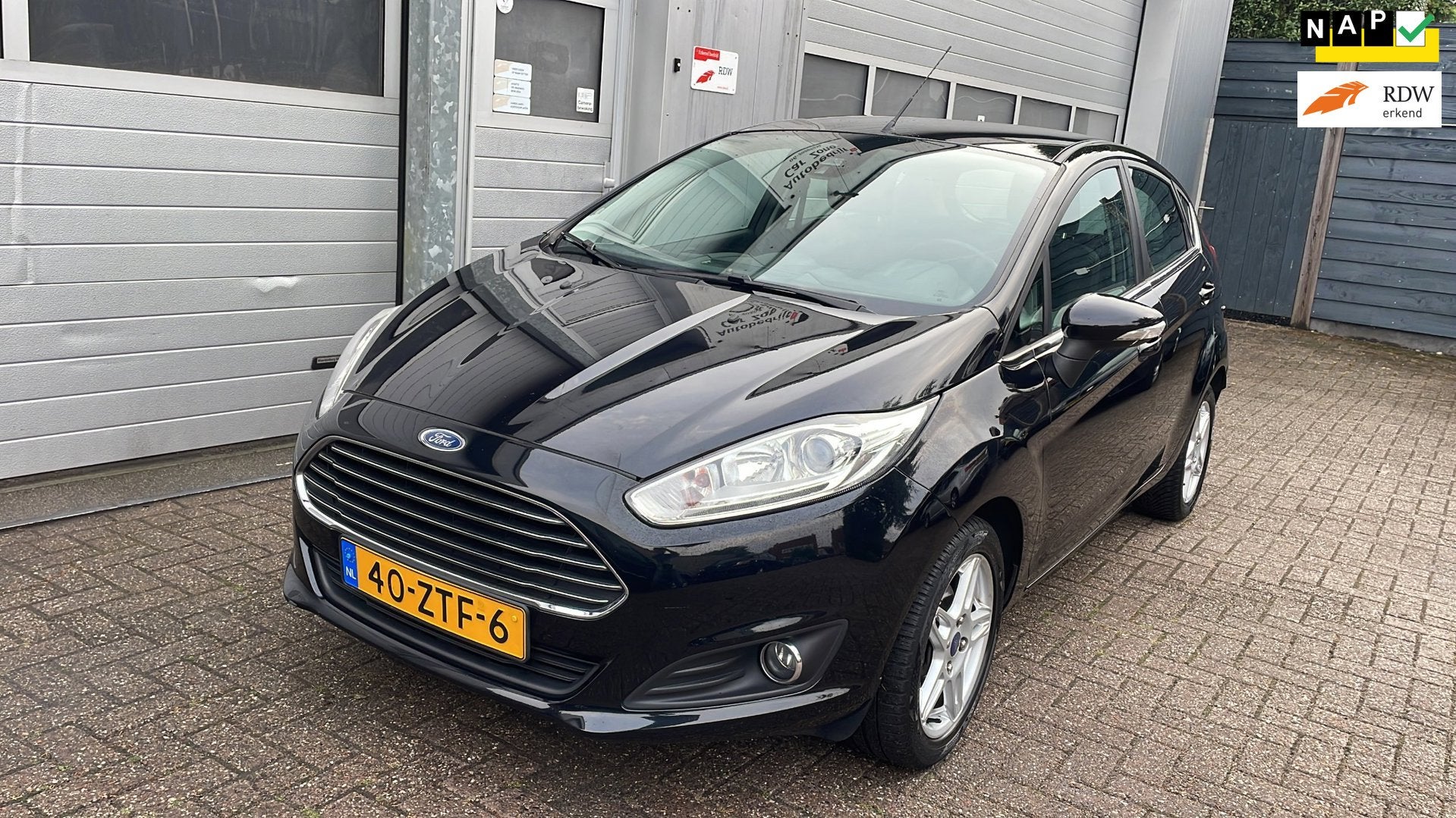 Ford Fiesta 1.0 EcoBoost Titanium 101 PK-Clima-Cruise-Velgen, Auto's, Voorwielaandrijving, Zwart, Automatische klimaatregeling