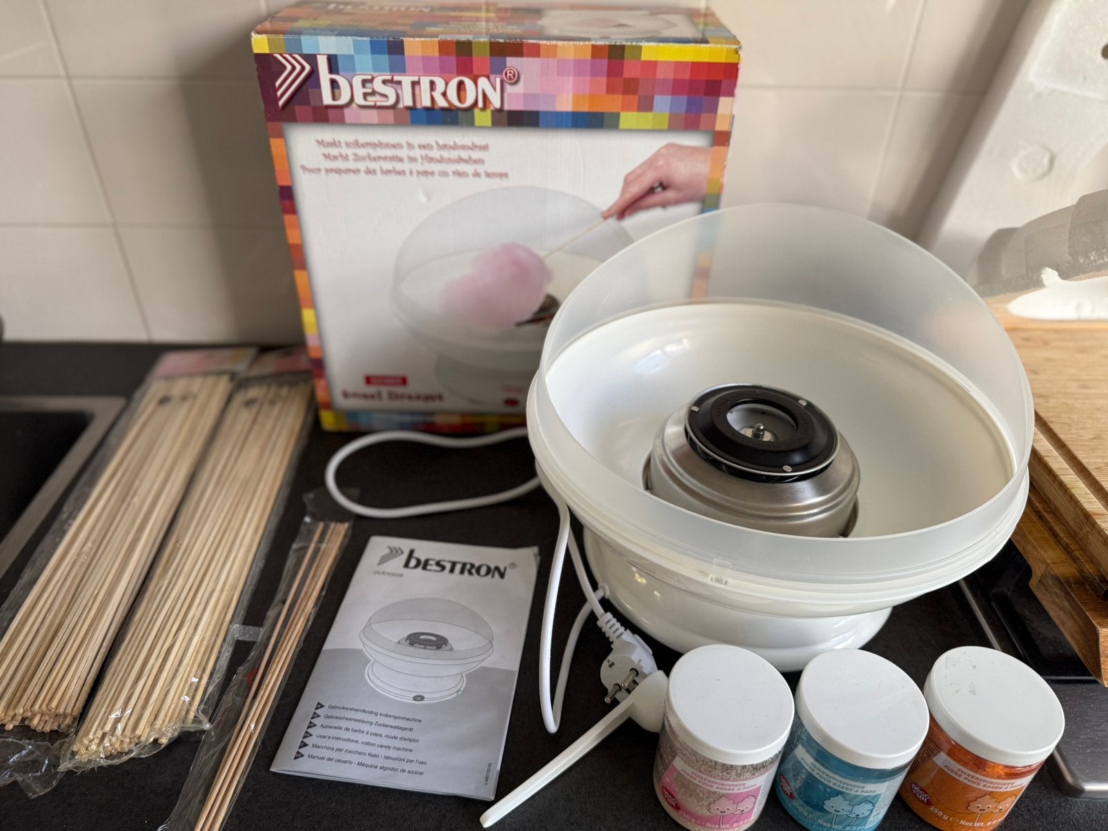 Bestron suikerspin machine met stokjes en suiker, Overige typen, Ophalen of Verzenden, Zo goed als nieuw, Overige merken