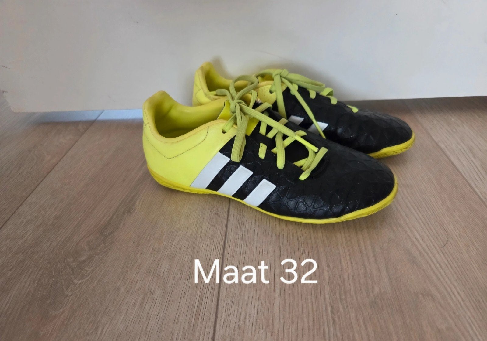 Adidas voetbalschoenen maat 32, Ophalen of Verzenden