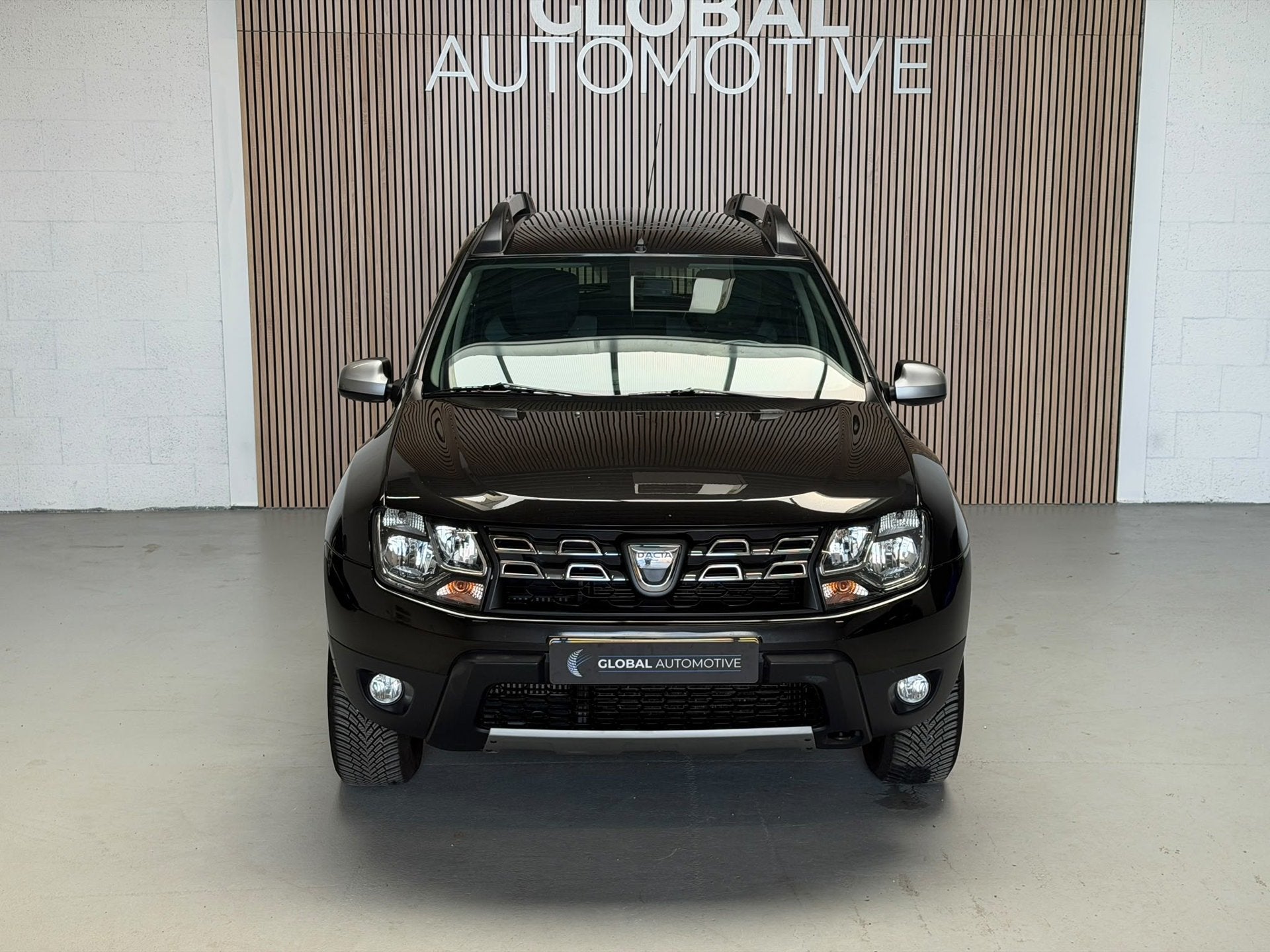 Dacia Duster 1.2 TCe 4x2 Lauréate - NAP - BLUETOOTH - LMV, Auto's, Voorwielaandrijving, Gebruikt, Euro 6, 4 cilinders