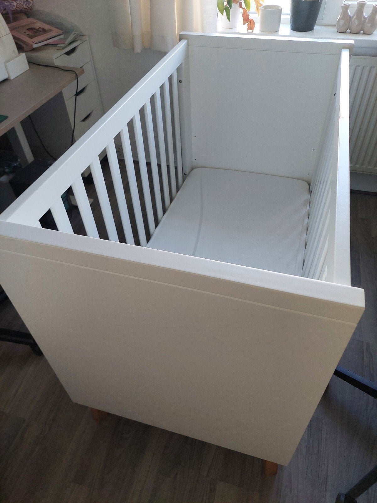 Wit ledikant met matras - Gebruikt, Kinderen en Baby's, Babywiegjes en Ledikanten, Ophalen, Gebruikt, Ledikant