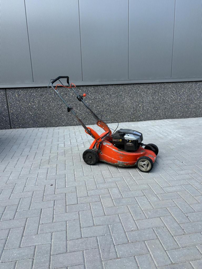 Husqvarna grasmaaier, Ophalen of Verzenden, Gebruikt, 40 t/m 49 cm, Benzine-grasmaaier