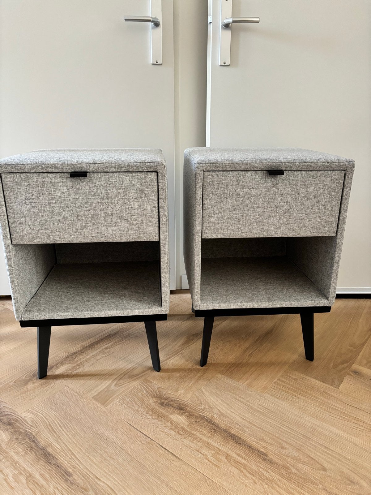 Set van 2 Nachtkastjes - Viggo, Ophalen, Zo goed als nieuw, Minder dan 45 cm, 55 tot 70 cm