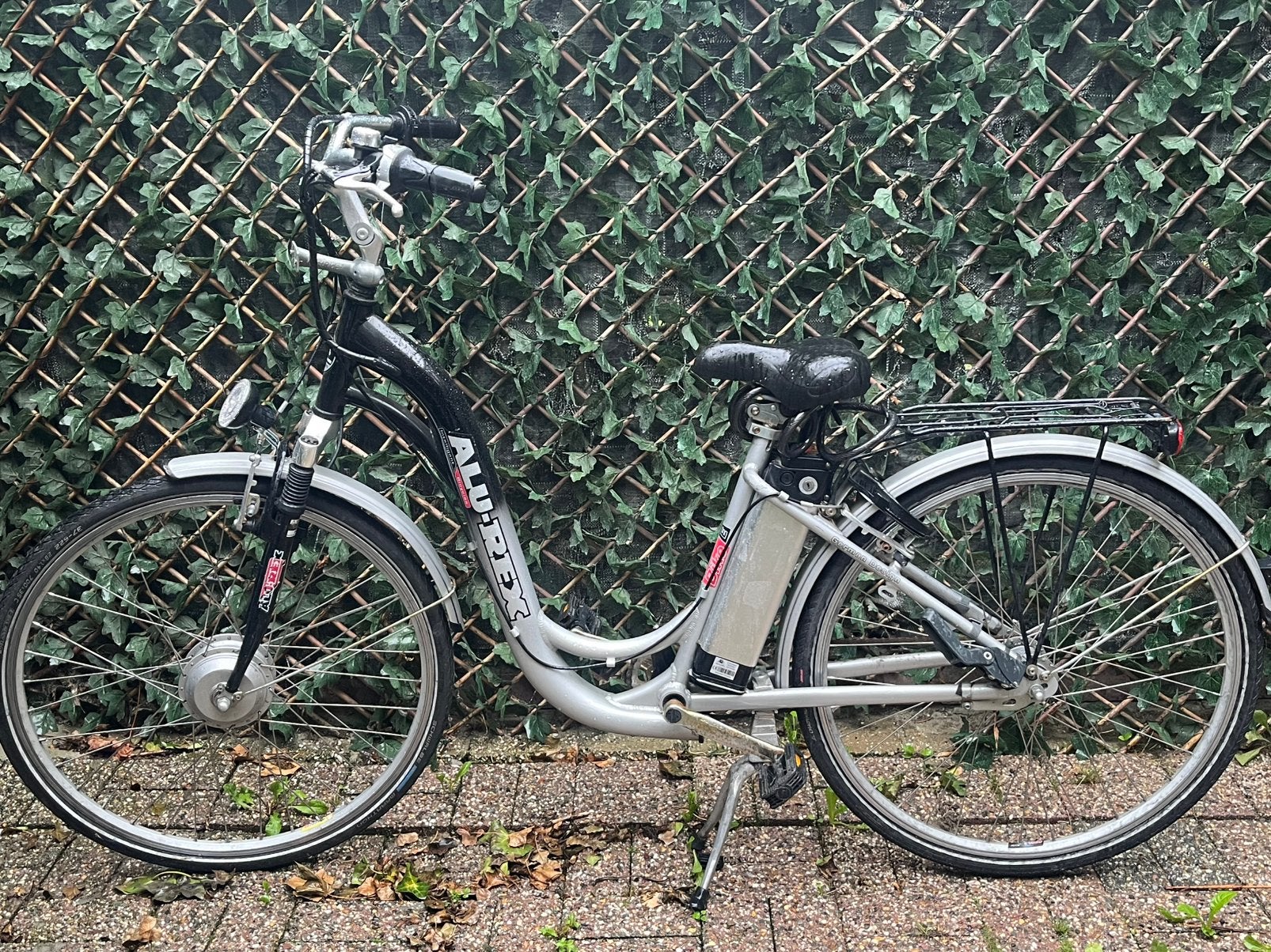 E-bike inclusief oplader & sleutel, Fietsen en Brommers, Ophalen, Gebruikt, Overige typen