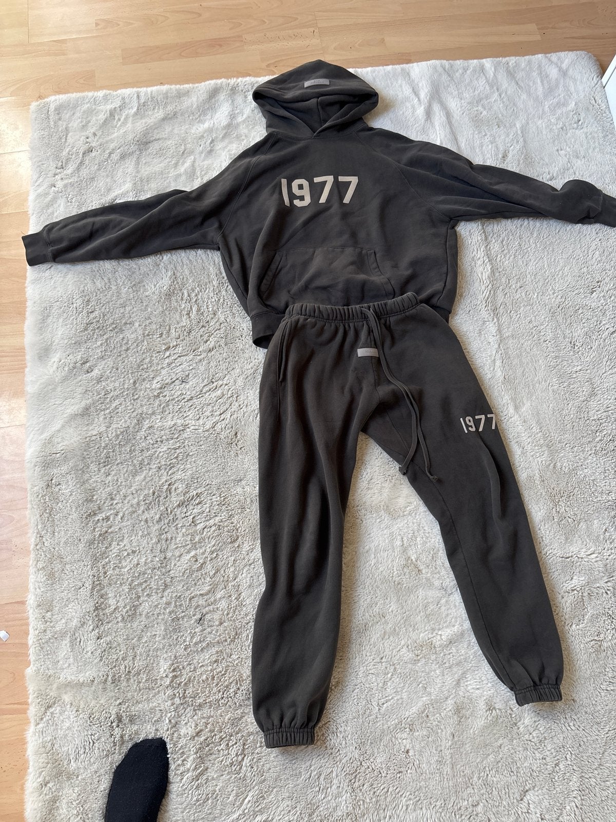 Essentials Fear of God 1977 Hoodie en Jogger Grijs Maat M/S, Ophalen, Zo goed als nieuw, Maat 48/50 (M), Grijs