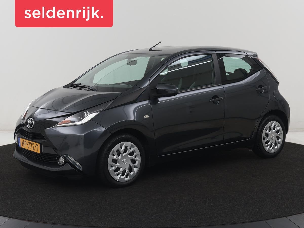 Toyota Aygo 1.0 VVT-i x-play | Cruise control | Camera | Air, Auto's, Voorwielaandrijving, Stof, Gebruikt, Euro 6