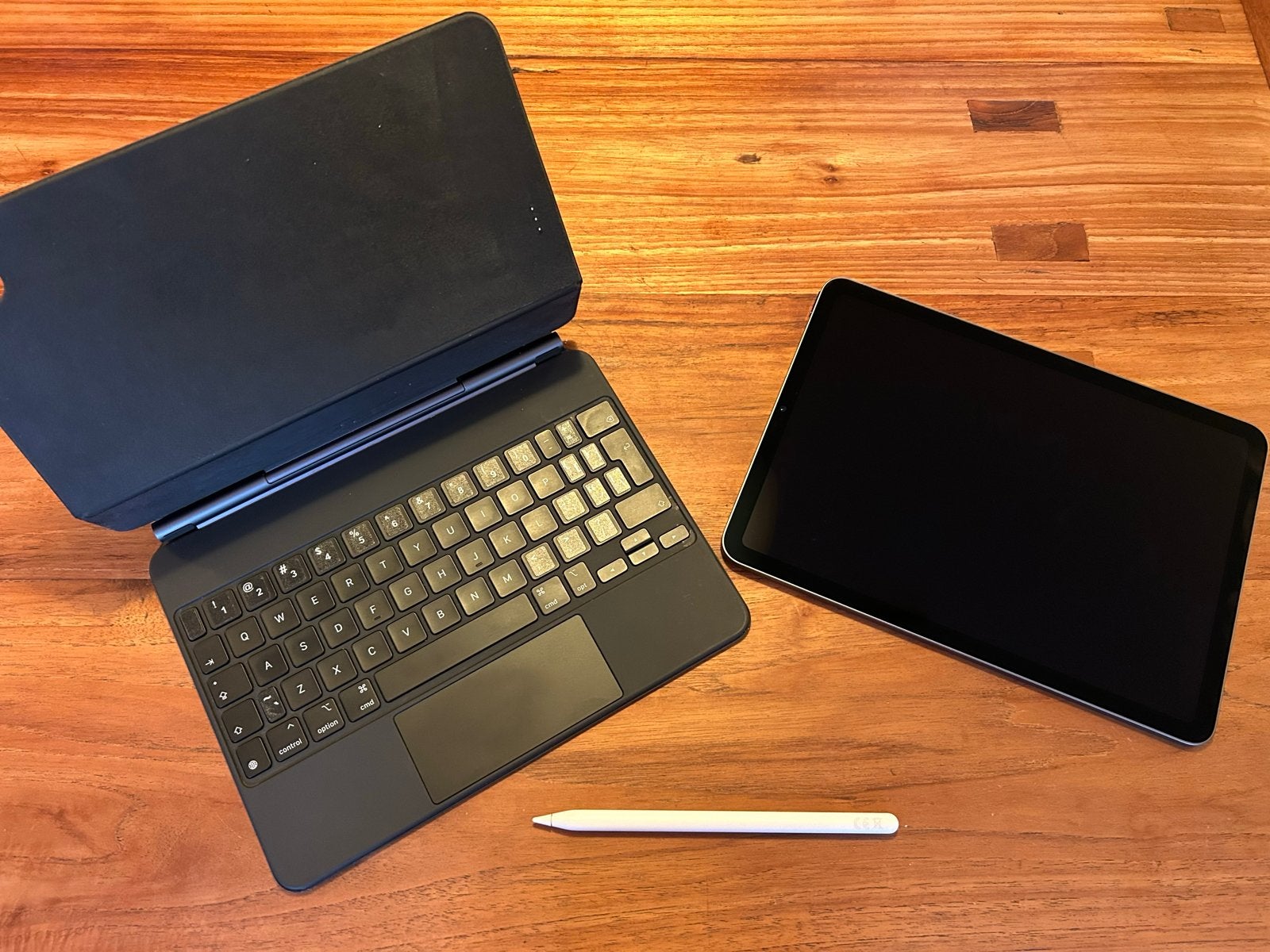 iPad Air (5e Gen) 256GB met Magic Keyboard & Apple Pencil, Computers en Software, Apple iPads, Apple iPad Air, Zo goed als nieuw