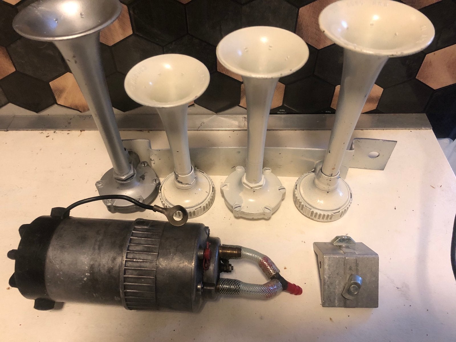 Zeldzame Originele Fiamm Mercury Serie 2000 Luchthoorns, Ophalen, Gebruikt, Oldtimer onderdelen