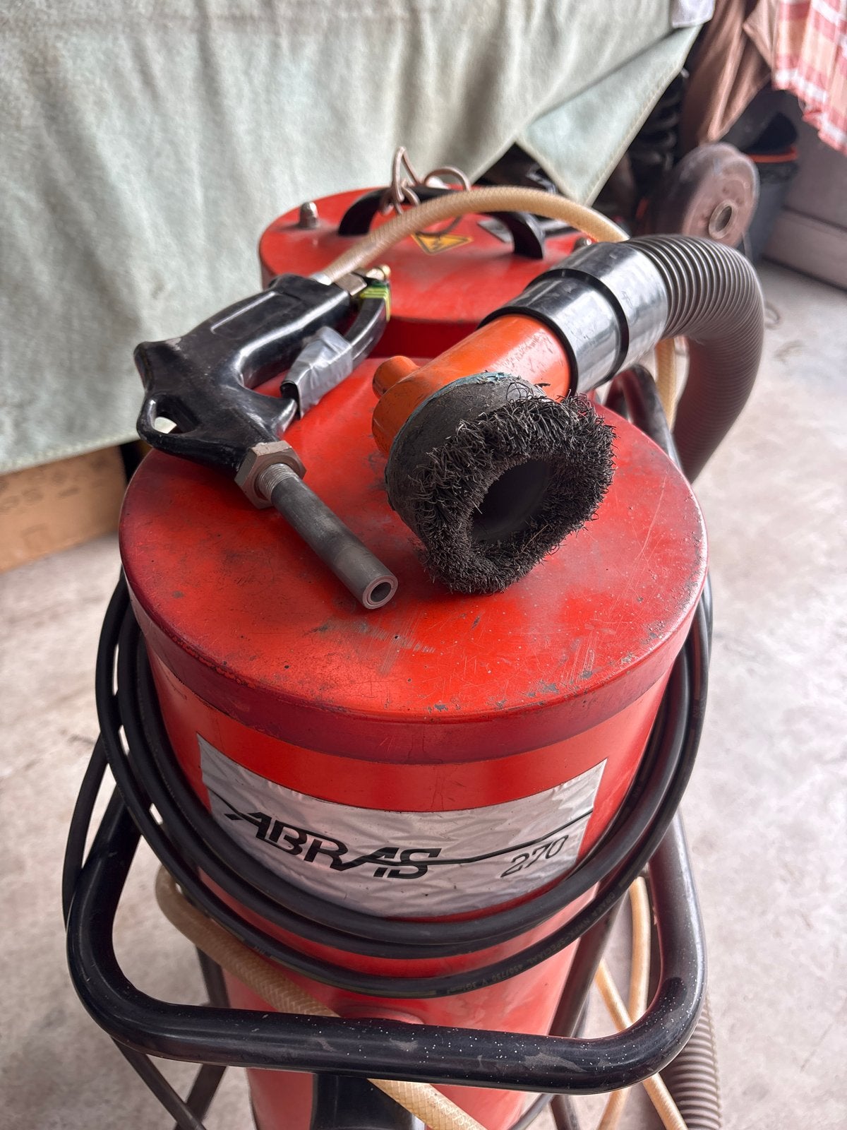 Zandstraalmachine met afzuiging - ABRAS 270, Ophalen of Verzenden
