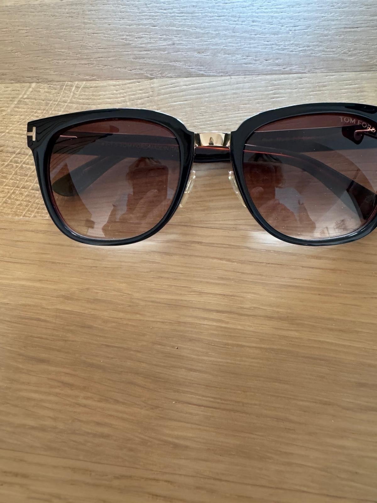 Twee prachtige Tom Ford zonnebrillen met originele etuis, Ophalen of Verzenden, Gebruikt, Zonnebril, Overige merken