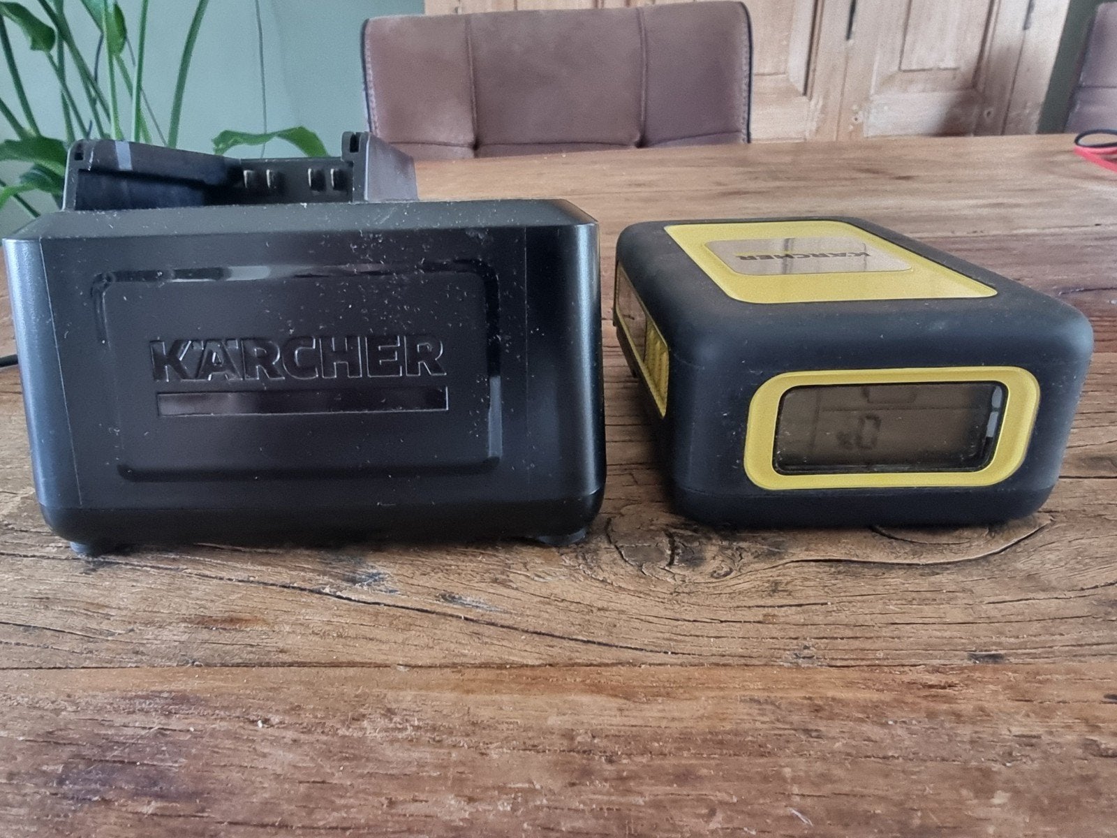 Kärcher 18V Accu en Oplader Set - Zo goed als nieuw, Ophalen, Zo goed als nieuw