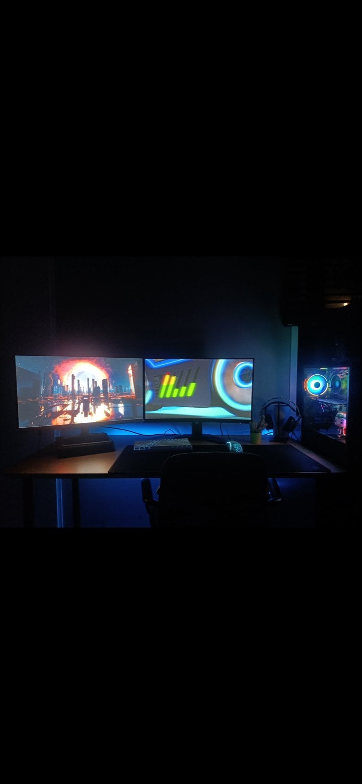 Complete Gaming Setup met 2 schermen., Computers en Software, Desktop Pc's, Zo goed als nieuw, Onbekend, SSD, 32 GB, Met videokaart