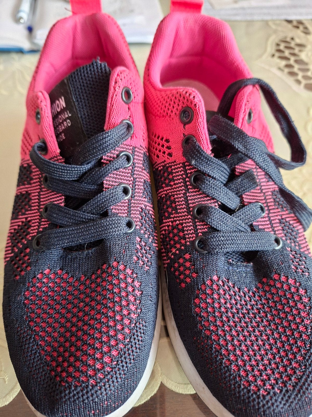 Roze en zwarte sneakers - Maat 37, Ophalen of Verzenden, Gedragen, Roze, Sneakers of Gympen