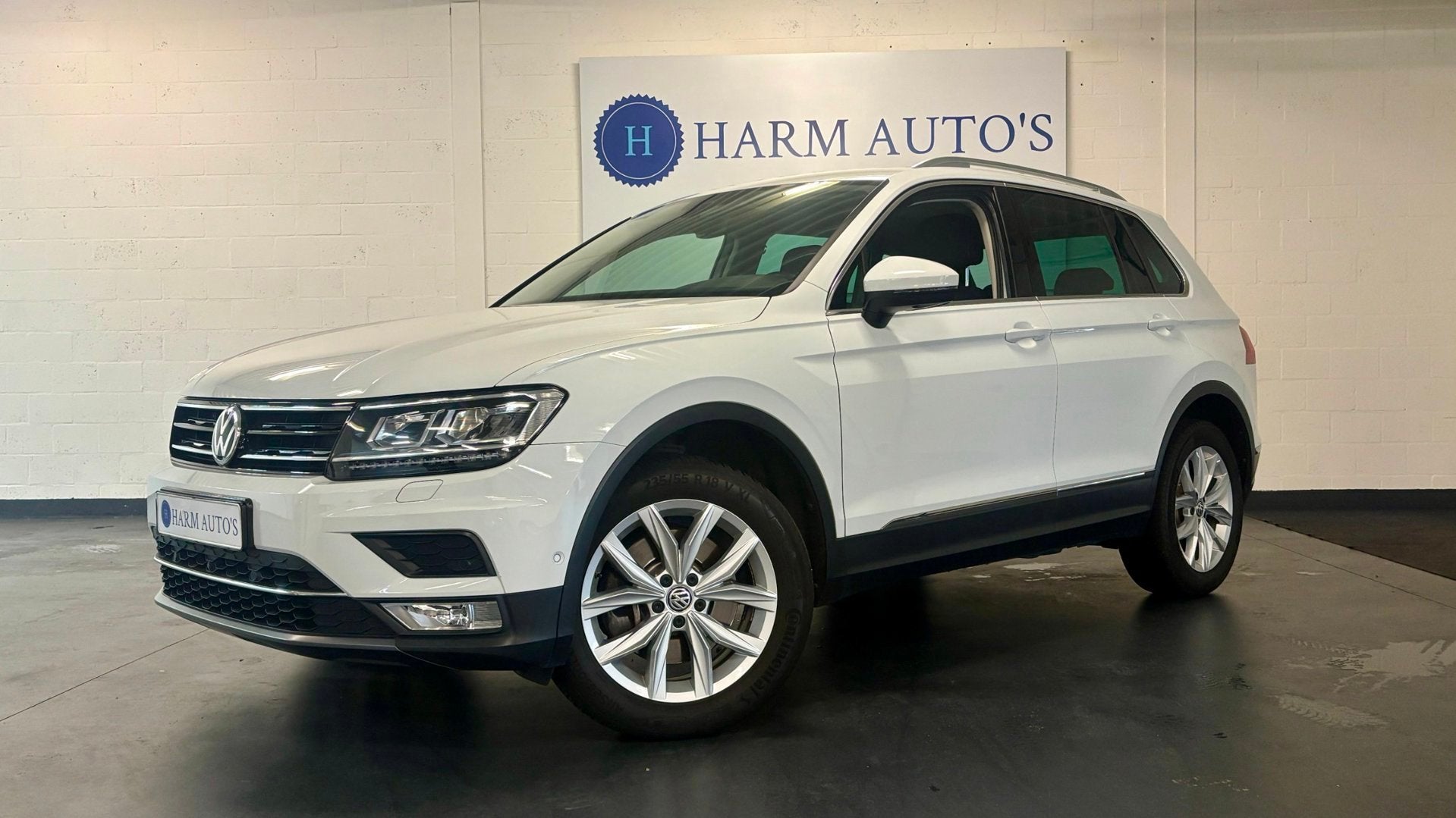 Volkswagen Tiguan 2.0 TSI 4Motion Highline 180pk Pano / LED, Automaat, Gebruikt, Zwart, 4 cilinders