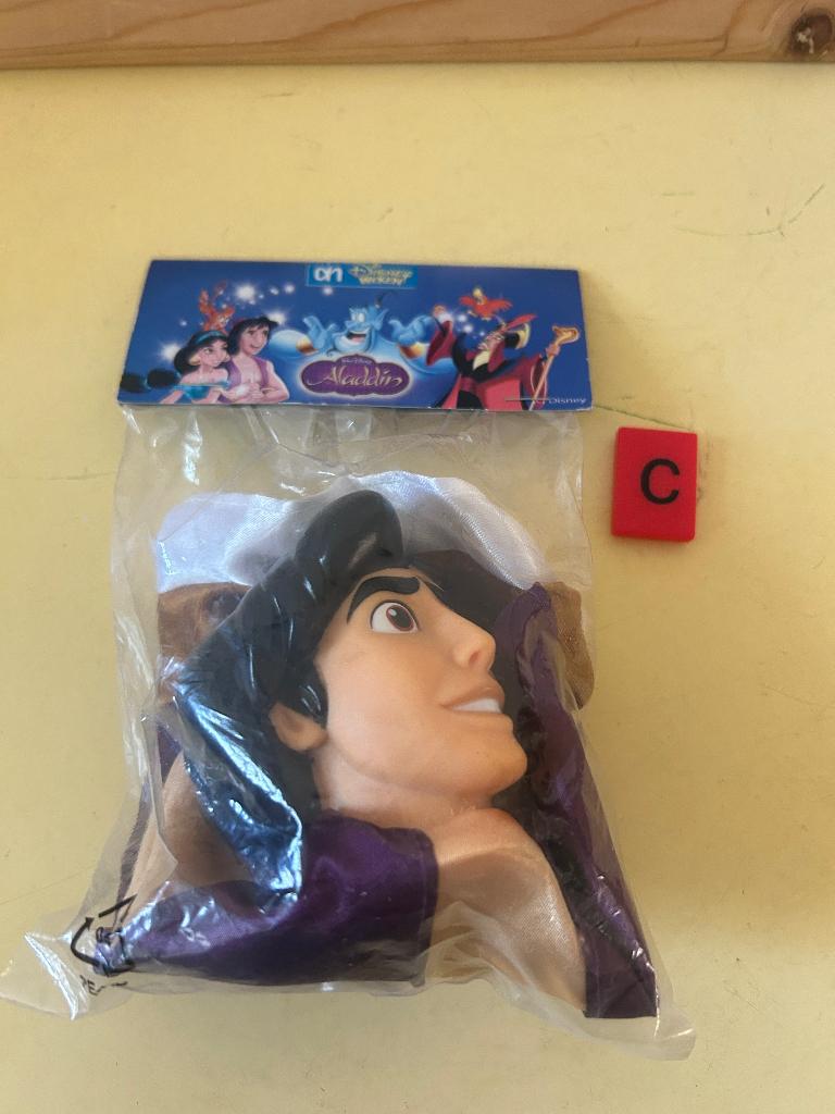 Disney Aladdin AH spaaractie handpop, Verzamelen, Disney, Ophalen of Verzenden, Overige figuren, Nieuw, Knuffel