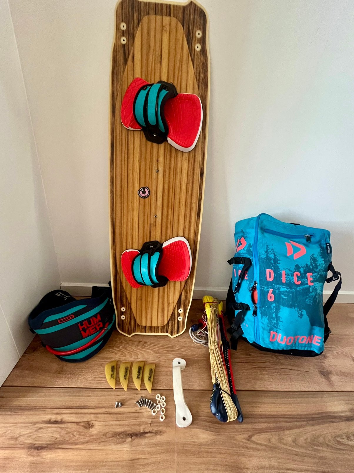 Kite beginnersset duotone trust bar, 6m kite, board, harnas, Watersport en Boten, Kitesurfen, Ophalen, Gebruikt, Kitesurf-set