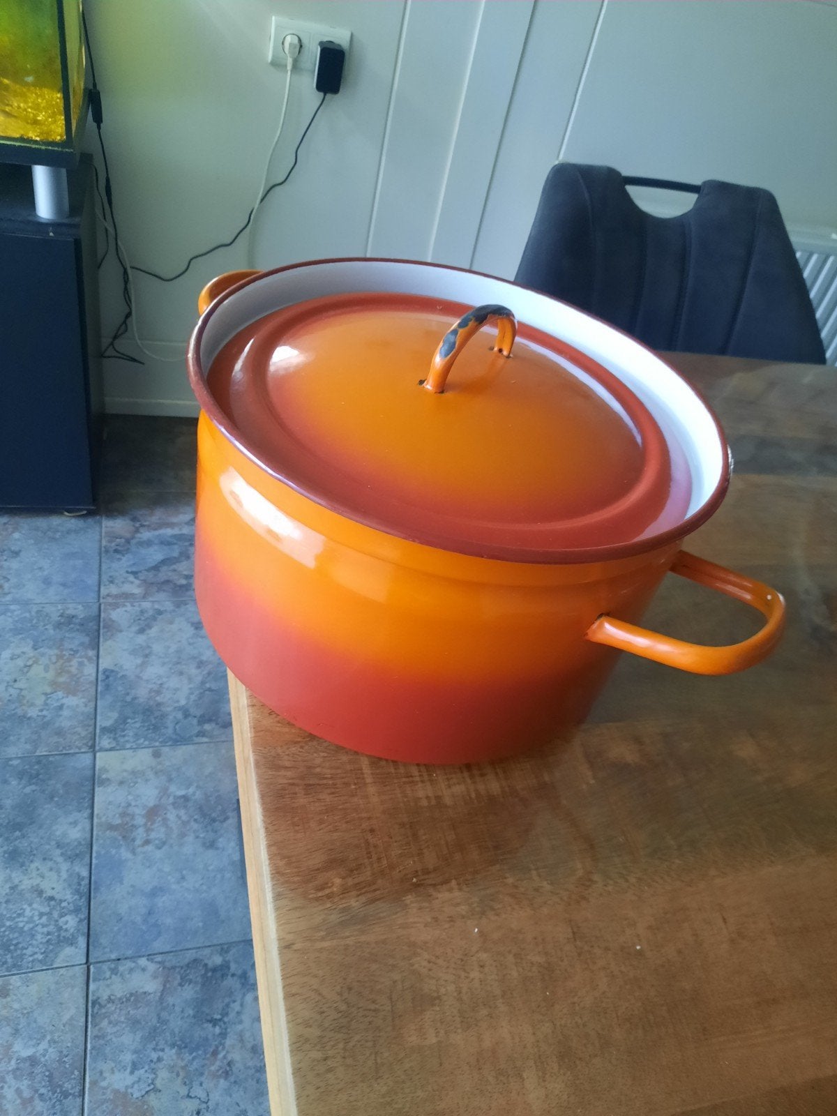 Oude grote soeppan oranje gevlamd emaille., Ophalen of Verzenden