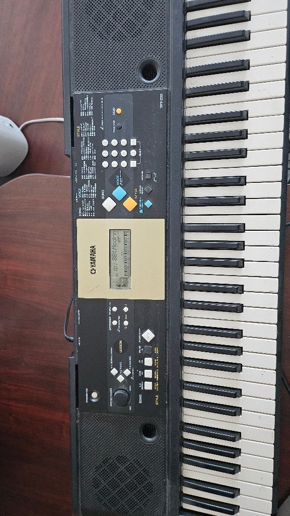 Yamaha YPT220 keyboard met adapter, Muziek en Instrumenten, Keyboards, Ophalen, Gebruikt, 61 toetsen, Yamaha
